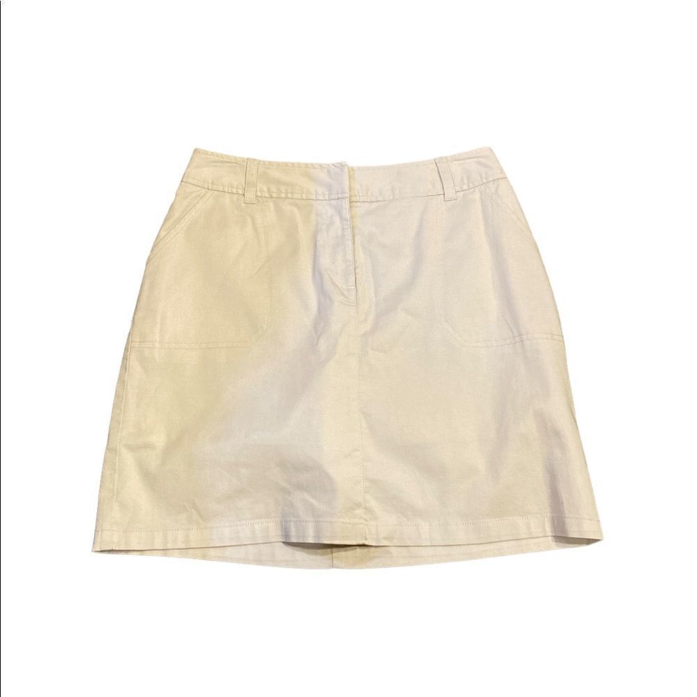 Croft & barrow Women’s skirt size 6 petite ( Built in shorts)